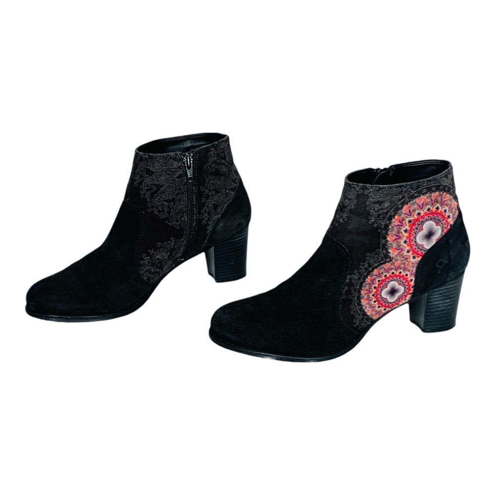 Desigual Selva Black Suede Ankle Boot
Size 10 (EU 40) 2” Thick Heel - Picture 4 of 10